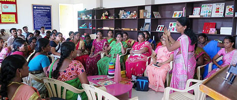 பெங்களூருவில் 30 நாள் அரசுப் பள்ளி ஆசிரியர்களுக்கு ஆங்கில பேச்சுப் பயிற்சி - தொடக்கக்கல்வித் துறை அறிவிப்பு