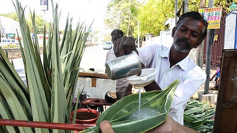 ’ஓசி’க்கு பதநீர், கருப்பட்டி கேட்பதாக புகார் - பனைத் தொழிலாளர்களுக்கு போலீஸார் நெருக்கடி