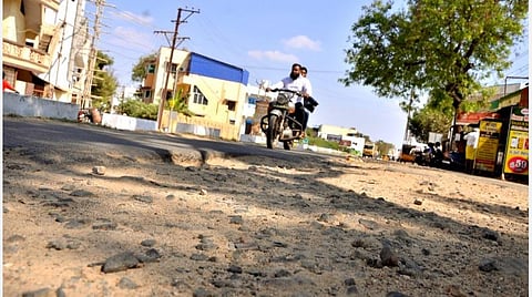 ‘மதுரையில் ரூ.80 கோடியில் போட்ட சாலை ஒரே ஆண்டில் பாழ்’ - மக்கள் ஆதங்கம்