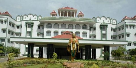 தமிழ் பெயர் பலகை விவகாரம் | நடவடிக்கை எடுக்காத அதிகாரிகள் மீதான நீதிமன்ற அவமதிப்பு - அறிக்கை அளிக்க உத்தரவு