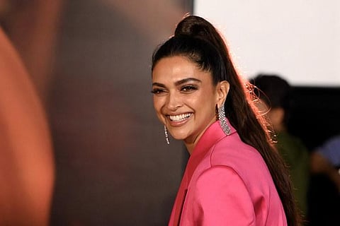 Oscars 2023: ஆஸ்கர் விருதை வழங்கும் தீபிகா படுகோன்