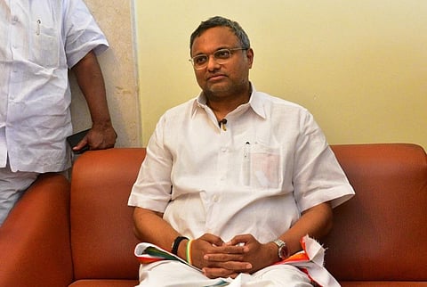 மதுரையில் செய்தியாளர்களை சந்தித்த  சிவகங்கை எம்.பி கார்த்தி சிதம்பரம் | படம்: எஸ்.கிருஷ்ணமூர்த்தி.