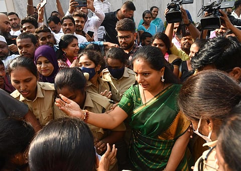 டெல்லி மதுபான கொள்கை ஊழல் வழக்கில் விசாரணைக்கு ஆஜராக சம்மன் - தெலங்கானா முதல்வரின் மகள் கவிதா கைதாகிறார்?