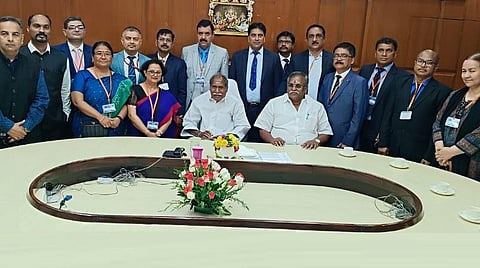 புதுச்சேரிக்கு மாநில அந்தஸ்து கிடைக்கும்: ஐஏஎஸ் பயிற்சி அதிகாரிகளிடம் முதல்வர் ரங்கசாமி நம்பிக்கை 