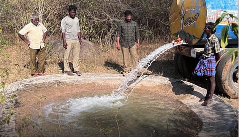 செங்கல்பட்டு நீர்நிலைகள் வறண்டு வருவதால் விலங்குகளின் தாகம் தீர்க்க வனப்பகுதி தொட்டிகளில் நீர் நிரப்ப கோரிக்கை