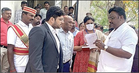 விழுப்புரம் அன்பு ஜோதி ஆசிரமத்தில் நேற்று ஆய்வு செய்த தேசிய குழந்தைகள் நல ஆணையக் குழுவினர்.