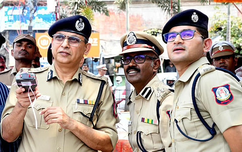 ரிமோட் கண்ட்ரோல் சிக்னலை தொடங்கி வைத்த காவல் ஆணையர்