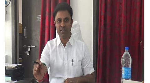 நாமக்கல் சுகாதாரப் பணிகள் துணை இயக்குநர் பிரபாகரன்