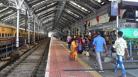 எழும்பூர் ரயில் நிலைய மறுசீரமைப்பு: சீரான வேகத்தில் நடைபெறும் பணிகள்