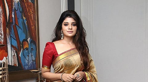 “காதல் தோல்வியால் இரவெல்லாம் அழுதிருக்கிறேன்” - நடிகை ஆத்மிகா 