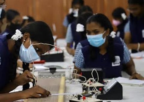 10-ம் வகுப்பு அறிவியல் பாட செயல்முறை தேர்வு இன்று தொடங்குகிறது