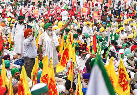 டெல்லியில் மகாபஞ்சாயத்து | மத்திய வேளாண் அமைச்சரை சந்தித்த விவசாயிகள் - ஏப்ரல் 30-ல் மீண்டும் கூடப் போவதாக அறிவிப்பு