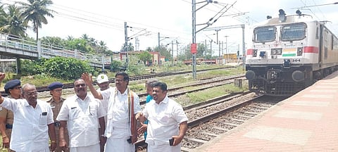 கும்பகோணத்தில் ரயில் மறியல்: காங்கிரஸ் தலைவர் கே.எஸ். அழகிரி மீது வழக்குப் பதிவு