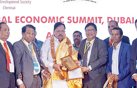 தமிழகத்தின் இலக்கான 1 ட்ரில்லியன் டாலர் பொருளாதார மேம்பாட்டுக்கு உதவுவோம்: உலகத் தமிழர் பொருளாதார மாநாட்டில் தீர்மானம்