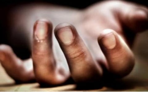 ஈரோடு | பவானி ஆற்றில் மிதந்து வந்த தலை துண்டிக்கப்பட்ட உடலால் பரபரப்பு: கவுந்தப்பாடி போலீஸார் விசாரணை