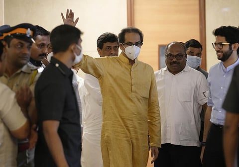 சாவர்க்கர் பற்றி விமர்சனம் - ராகுலுக்கு உத்தவ் எச்சரிக்கை