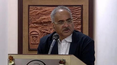 முகலாயர்கள் குறித்த பாடங்கள் நீக்கப்படவில்லை - என்சிஇஆர்டி தலைவர் விளக்கம்