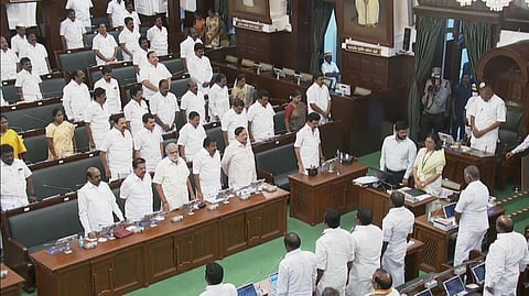 பேரவையில் இரங்கல் தெரிவித்த உறுப்பினர்கள்