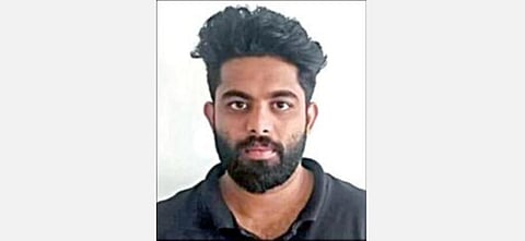 லாட்டரியில் பரிசு விழுந்துள்ளதாக தகவல் அனுப்பி பெண்ணிடம் ரூ.61 லட்சம் மோசடி - கேரள இளைஞர் கைது