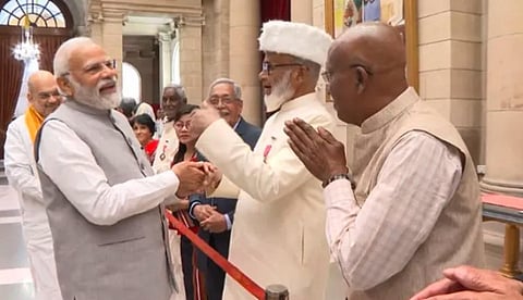 பித்ரி கலைஞர் ஷா ரசீத் அகமது குவாதாரி