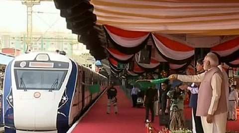 சென்னை - கோவை வந்தே பாரத் ரயிலை தொடங்கி வைத்த பிரதமர்