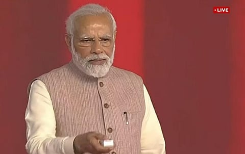 புதிய திட்டங்களுக்கு அடிக்கல் நாட்டிய பிரதமர் மோடி.