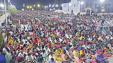 விழாவில் பங்கேற்றோர்.