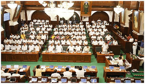 “அவமதிப்பதே இவர்கள் குறிக்கோள்” - ஆளுநருக்கு எதிரான தனித் தீர்மானத்தைக் கண்டித்து பாஜக வெளிநடப்பு