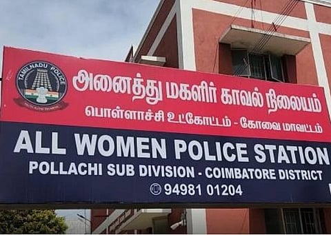 கோவை | சிறுமிக்கு பாலியல் துன்புறுத்தல் அளித்த வளர்ப்பு தந்தைக்கு 7 ஆண்டு சிறை
