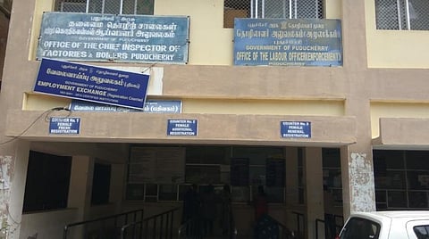 புதுவையில் வேலைவாய்ப்பு பதிவு புதுப்பிக்க தவறியவர்களுக்கு மீண்டும் வாய்ப்பு