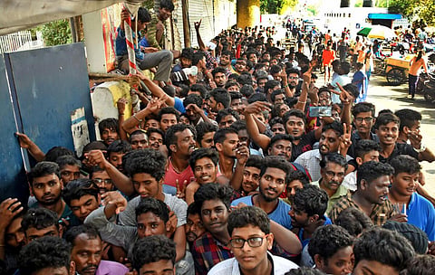 ஐபிஎல் டிக்கெட்டை அதிக விலைக்கு விற்ற மேலும் 7 பேர் கைது