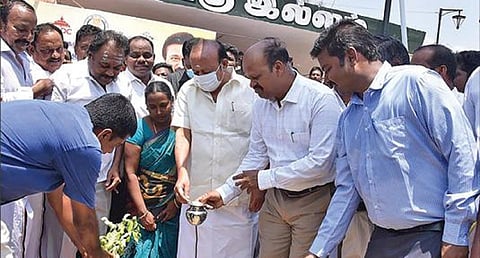 பிச்சாவரம்  சுற்றுலா மையத்தை  மேம்படுத்தும் பணியை தொடங்கி வைக்கும் அமைச்சர் எம்.ஆர்.கே.பன்னீர்செல்வம்.