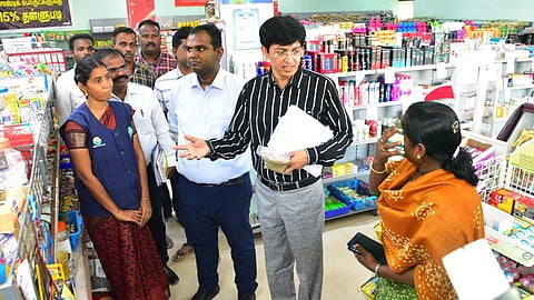 மதுரையில் ஆய்வு செய்த கூட்டுறவு, உணவுப் பொருள் வழங்கல் மற்றும் நுகர்வோர் பாதுகாப்புத் துறை  செயலாளர் ஜெ.ராதாகிருஷ்ணன்  
