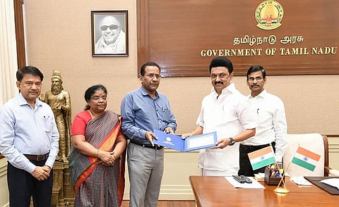 ‘நம்ம ஊர் பள்ளி’ திட்டத்துக்கு தமிழ்நாடு முன்னாள் படைவீரர்கள் கழகம் ரூ.43 லட்சம் நிதி