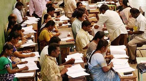 விடைத்தாள் திருத்தும் பணியில் தனியார் பள்ளி ஆசிரியர் பங்கேற்றால்தான் தேர்வு முடிவு வெளியீடு