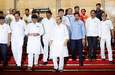 மகாராஷ்டிர பாஜக கூட்டணியில் அஜித் பவார் இணைந்தால் ஆட்சியில் இருந்து ஷிண்டே வெளியேறுவார் - சிவசேனா எச்சரிக்கை