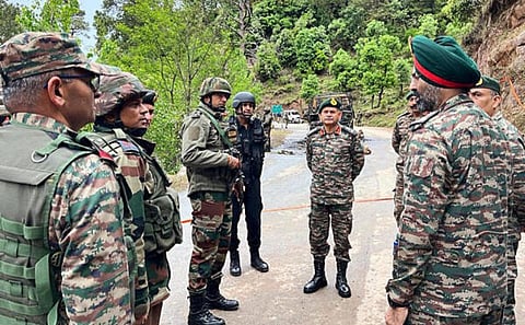 பூஞ்ச் பயங்கரவாத தாக்குதல்: 40-க்கும் மேற்பட்டோரை பிடித்து விசாரணை - தேடுதல் வேட்டை தீவிரம்
