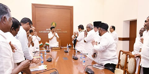 முதல்வருடன் கூட்டணி கட்சியினர் சந்திப்பு - 12 மணி நேர வேலை மசோதா நிறுத்திவைப்பு