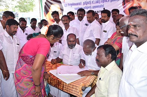 திருச்சியில் ஓபிஎஸ் நடத்தியது திமுகவின் பினாமி மாநாடு: ஆர்.பி.உதயகுமார் குற்றச்சாட்டு
