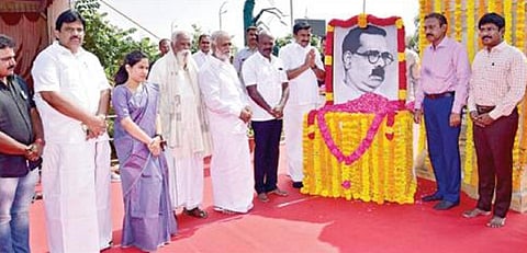தமிழ்நாடு அரசின் சார்பில், ‘பாவேந்தர் பாரதிதாசனின்'  133-வது பிறந்த நாளையொட்டி, சென்னை மெரினா கடற்கரை, காமராஜர் சாலையில் அமைந்துள்ள அவரது சிலைக்கு அருகில் வைக்கப்பட்டிருந்த படத்துக்கு அமைச்சர்கள் மு.பெ.சாமிநாதன், மா.சுப்பிரமணியன், பி.கே.சேகர்பாபு, மேயர் ஆர்.பிரியா, துணை மேயர் மு.மகேஷ்குமார், தமிழ் வளர்ச்சி மற்றும் செய்தித் துறை செயலாளர் இரா. செல்வராஜ், செய்தி மக்கள் தொடர்புத் துறை இயக்குநர்  த.மோகன் ஆகியோர் மலர் தூவி மரியாதை செலுத்தினர்.