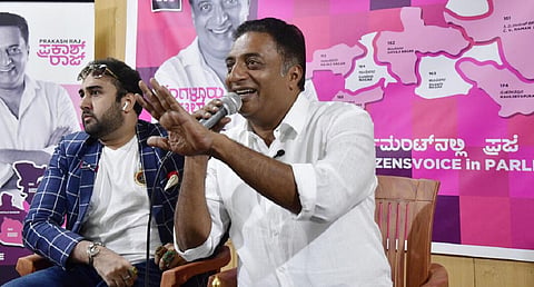 கர்நாடக தேர்தல் | வகுப்புவாத அரசியலுக்கு எதிராக வாக்களிக்க வேண்டும்: பிரகாஷ்ராஜ்
