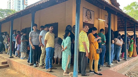 கர்நாடக தேர்தல் | பகல் 1 மணி நிலவரப்படி 44.16% வாக்குகள் பதிவு