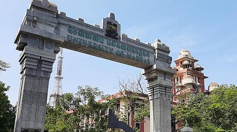 முதுநிலை படிப்பு நீக்கப்பட்டதை கண்டித்து: சென்னை பல்கலை.யில் மாணவர் போராட்டம்