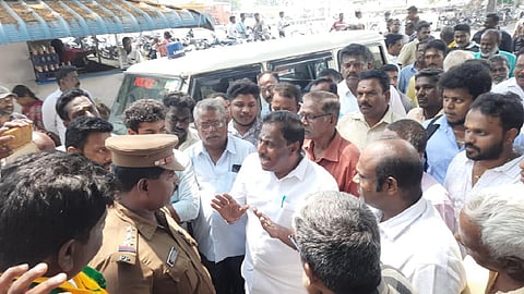 கள்ளச்சாராய கடத்தல் விவகாரம்: சிபிஐ விசாரணைக்கு உத்தரவிடக்கோரி புதுச்சேரியில் பொதுநல அமைப்புகள் போராட்டம்