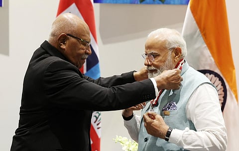 பிஜி நாட்டின் உயரிய விருது வழங்கி கவுரவிக்கப்படும் பிரதமர் மோடி