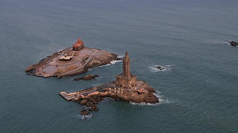 விவேகானந்தர் பாறை - திருவள்ளுவர் சிலை இடையே கண்ணாடி கூண்டு பாலம் அமைக்கும் பணி தொடக்கம்