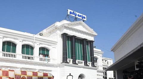 மாவட்ட வருவாய் அலுவலர்கள் 25 பேர் பணியிட மாற்றம்