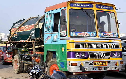 கழிவு நீர் லாரி