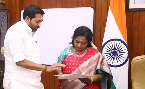 புதுச்சேரி ஆளுநரிடம் மனு