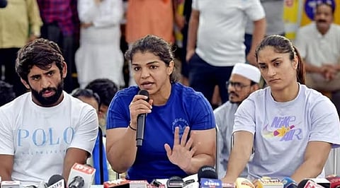 போராட்டத்தில் ஈடுபட்ட வீராங்கனைகள்